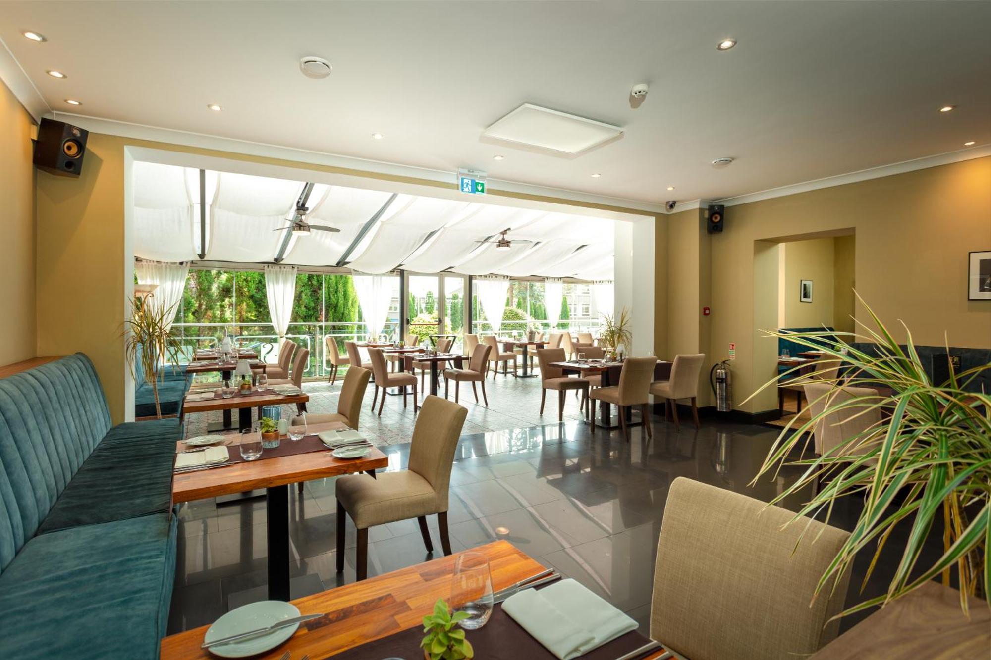 Hotel Savoy Saint Helier Bagian luar foto
